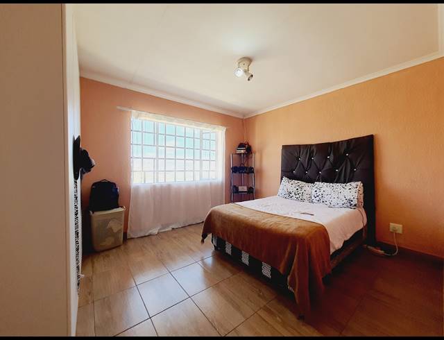 2 BEDROOM APARTMENT RENTED IN HALFWAY GARDENS